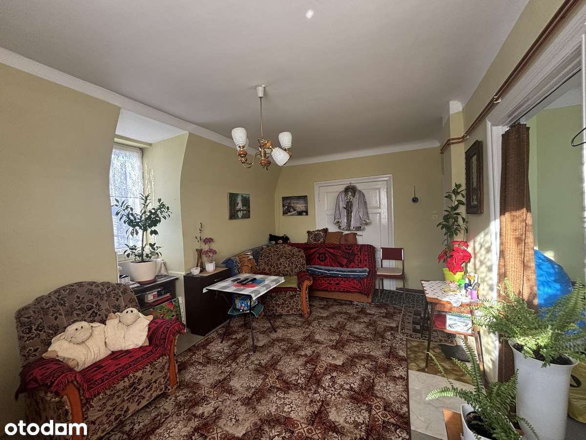 Okazja! Samodzielna góra domu, ładna działka,kameralne miejsce.-8