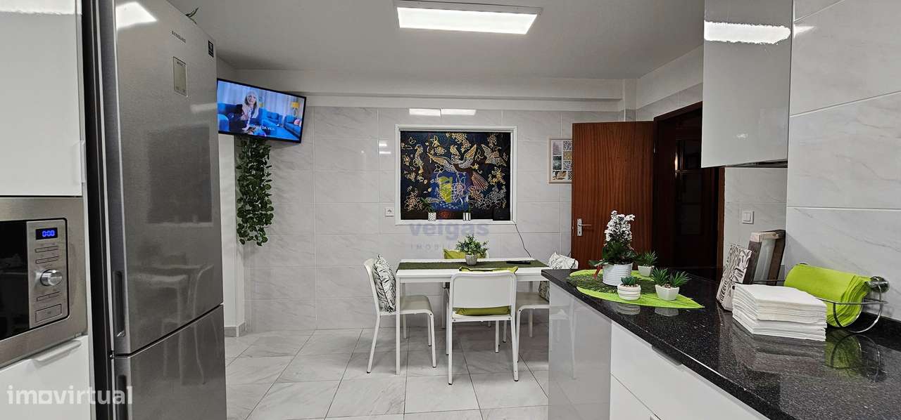 Moradia T2+1 Renovada - Bairro da Chasa - Grande imagem: 5/40