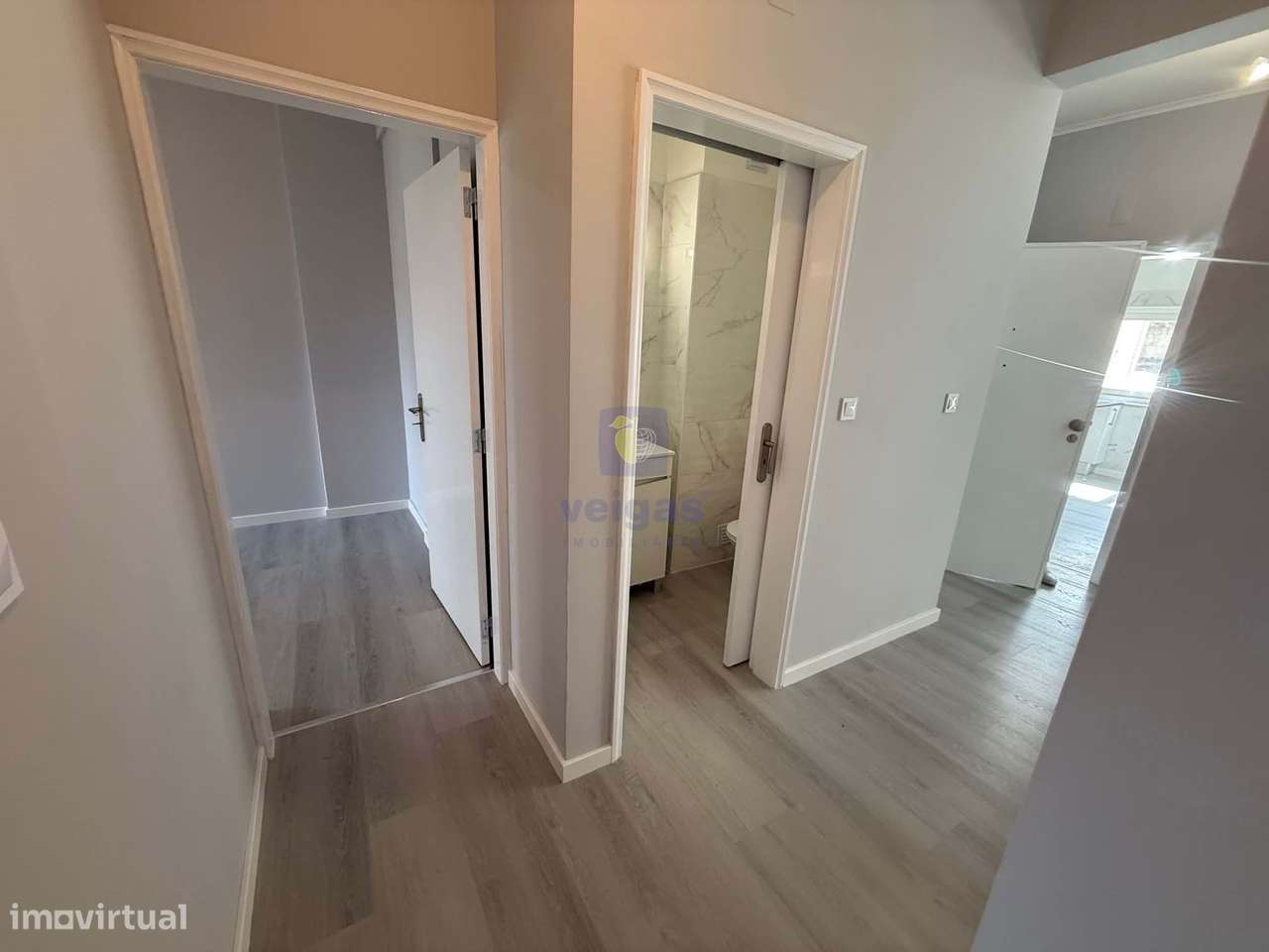 Oportunidade T2 Totalmente Remodelado em Benfica - Grande imagem: 2/13