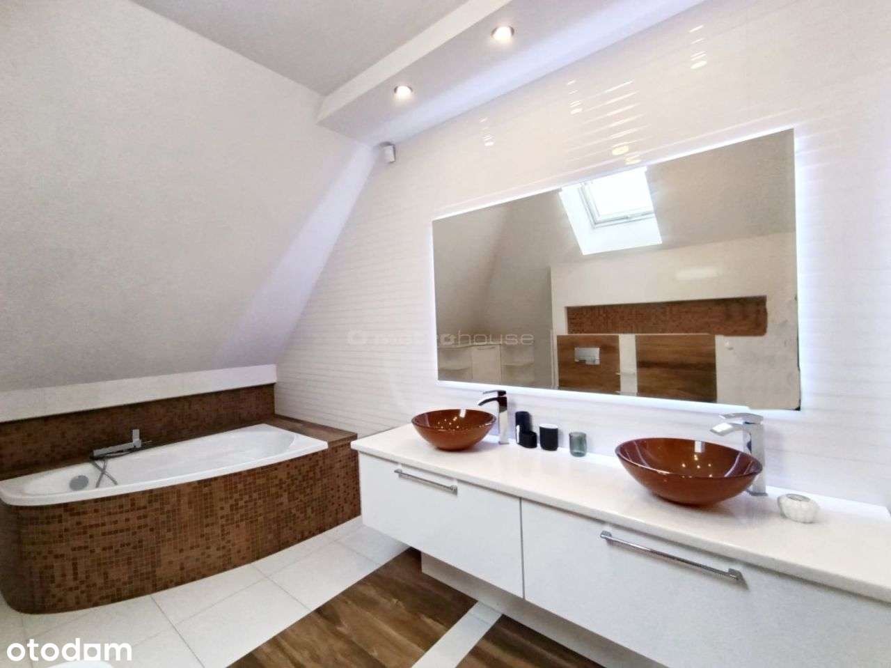 Nowoczesny dom z Spa, fotowoltaiką 136m2 Daleszyce-19