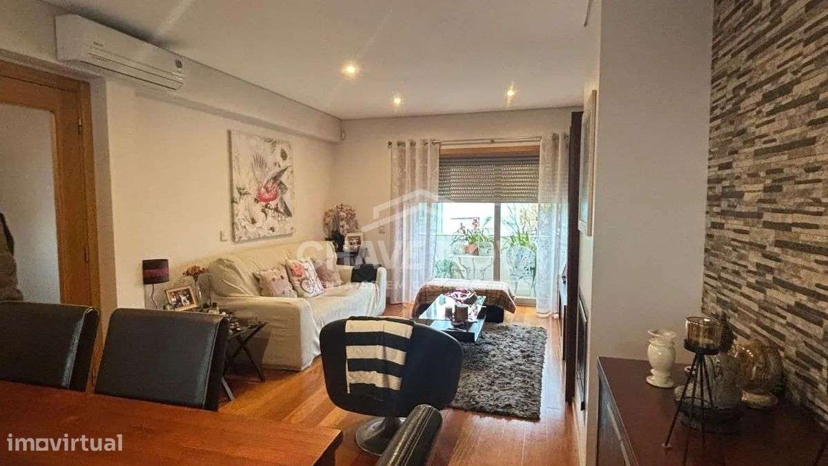 Excelente Moradia T3+1 à venda, apenas a 200 metros de Santo Ovídio.-2