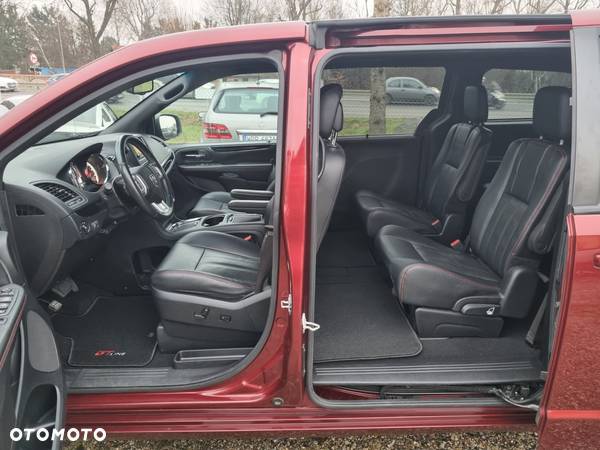 Dodge Grand Caravan 3.6 R/T - 30