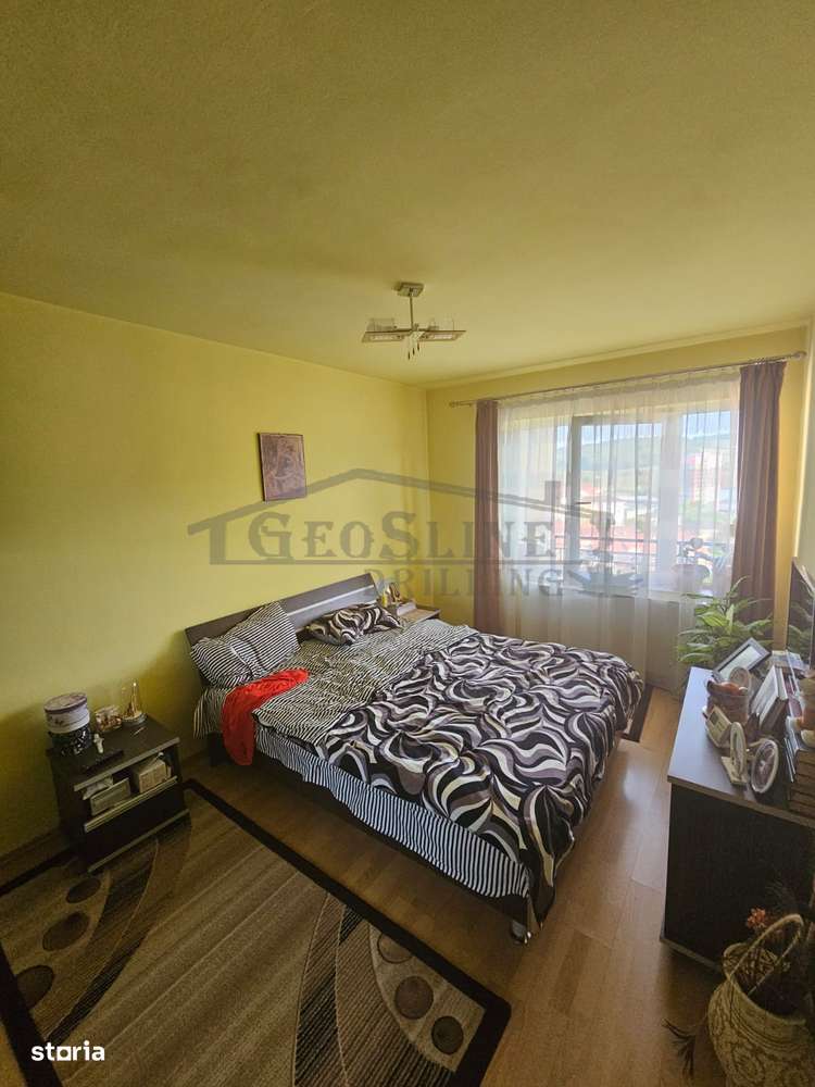 VÂNZARE Apartament 2 camere decomandate + Parcare-3