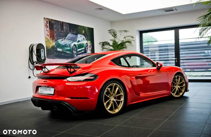 Porsche 718 Cayman GPF GT4 PDK - 3