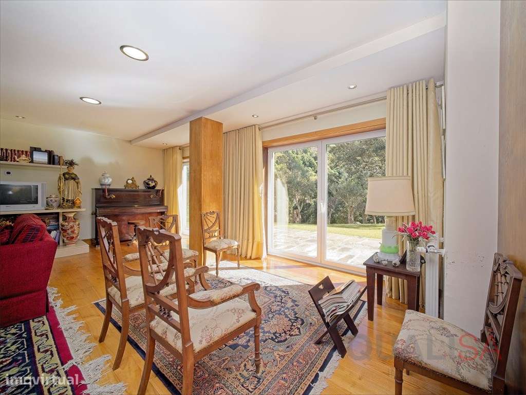 Moradia com piscina, jardim e bosque localizada na Encosta do Bom J... - Grande imagem: 4/59