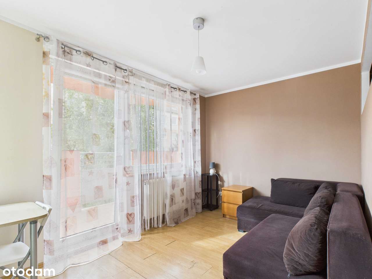 Ustawna kawalerka z sypialnią i balkonem, słoneczne i ciepłe-4