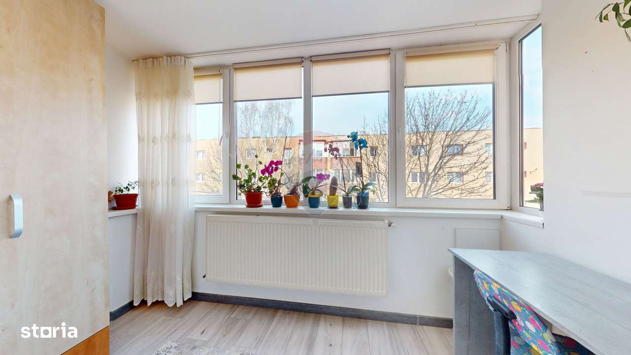 Apartament 3 camere, 2 băi, 2 parcări de vânzare zona Avantgarden 2-8