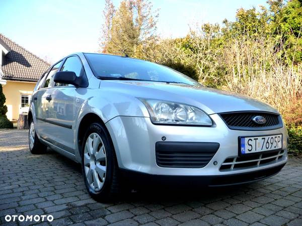 Ford Focus 1.4 Trend + - 34
