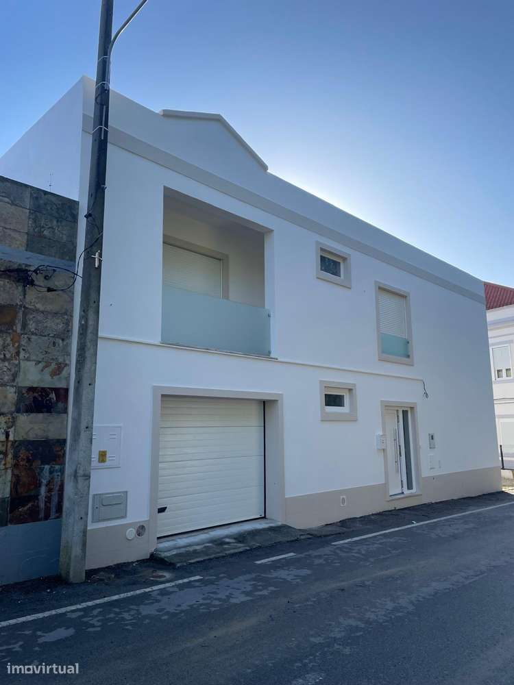 Moradia T3 Geminada - Estradas das Machadas - Totalmente Renovada-0