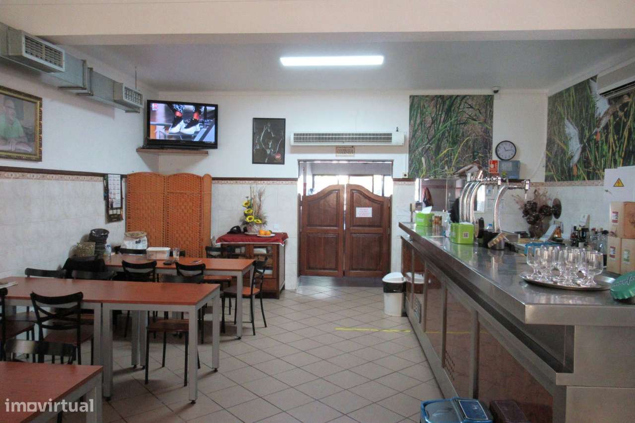 MORADIA ISOLADA COM COMÉRCIO E MORADIA DE R/C.-20