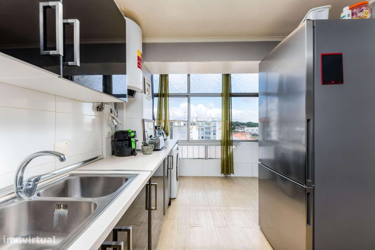 Apartamento T3 à Venda em Almada, Laranjeiro-7