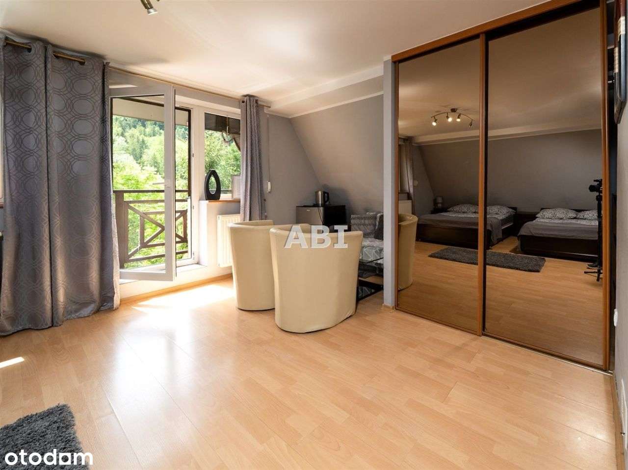 Pensjonat z dużą działką-11