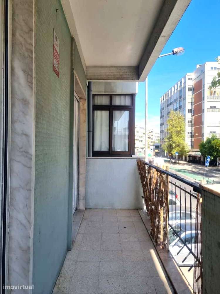 T4 remodelado com terraço - Rua Alexandre Ferreira-31