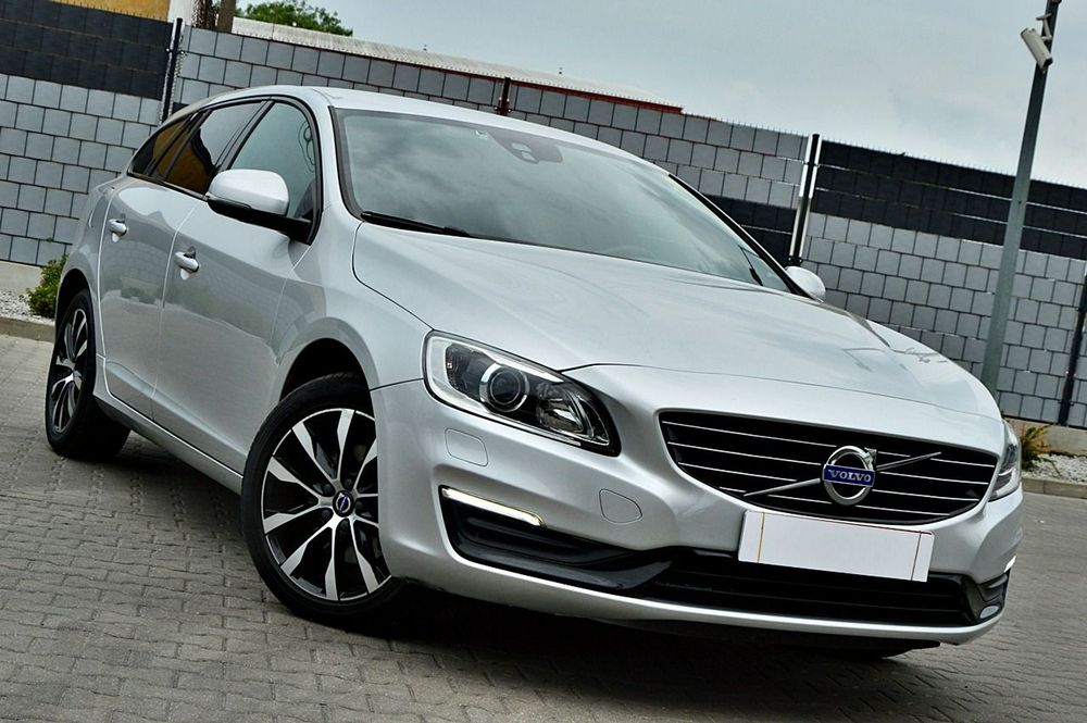 Volvo V60 I D2 Drive-E Momentum 2017