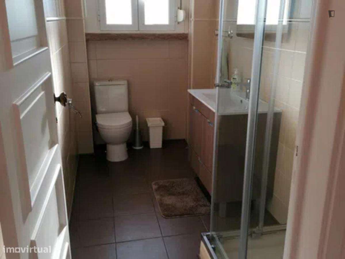Quarto - localizado em Entrecampos Lisbon - Grande imagem: 4/10