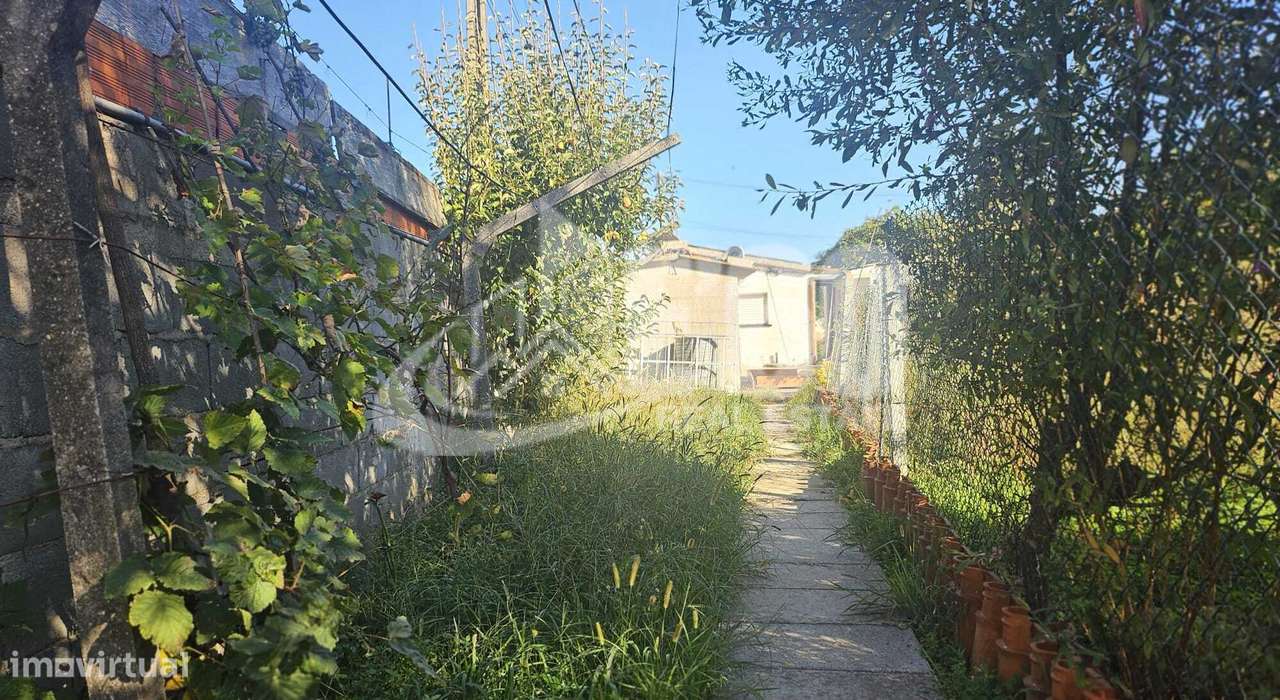 MORADIA TÉRREA COM 4 FRENTES E TERRENO DE 2.375M2 PARAMOS-23