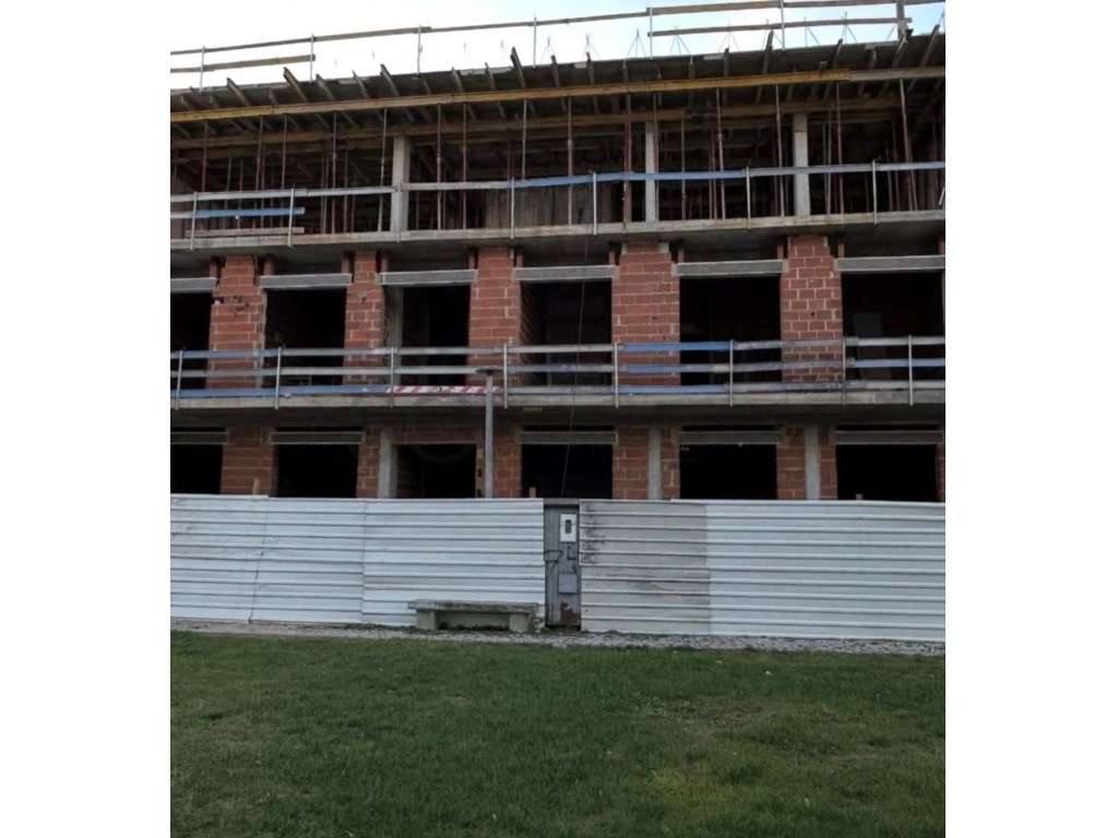 Extraordinário Apartamento T3+1 com amplas áreas em Coina-37