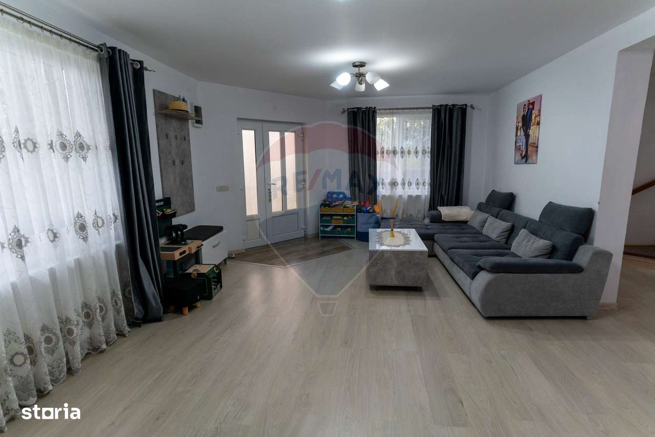 Casă / Vilă deosebita de vânzare, Hateg jud. Hunedoara - Imagine principală: 5/20