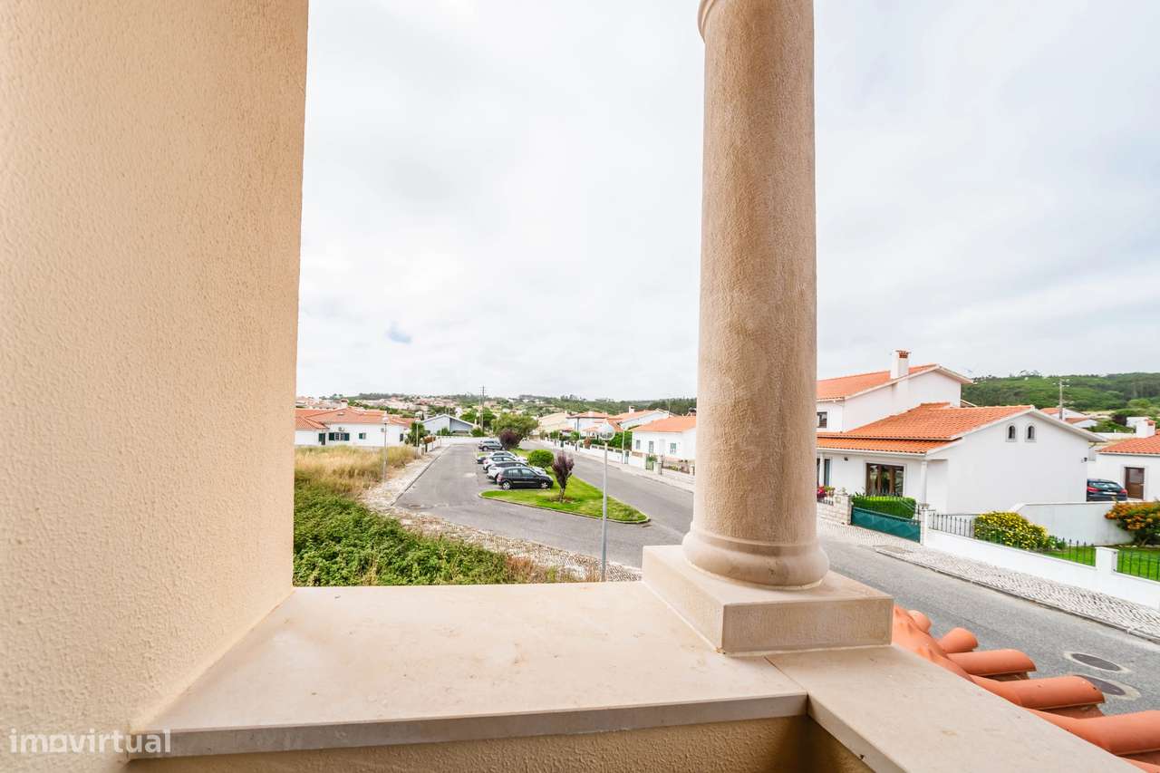 Moradia T4 com Charme em Olho Marinho | 260m² | Lote 734m²-43