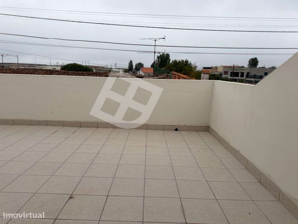 Moradia T5 próxima às Praias Conforto, Espaço e Qualidade de Vida-38