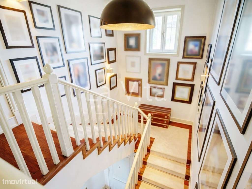 Apartamento T4 Duplex, em condomínio exclusivo no centro do Estoril.-16