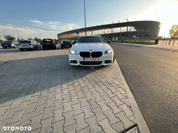 BMW Seria 5 525d - 15