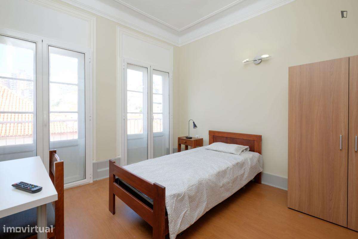 Estúdio - localizado em Baixa Coimbra - Grande imagem: 5/9