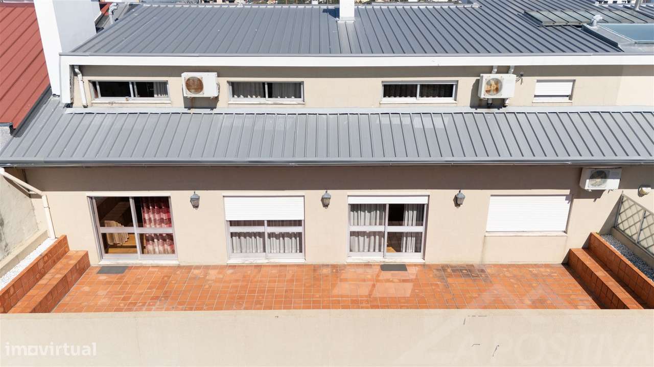 Apartamento T6 Venda em São João da Madeira,São João da Madeira-16