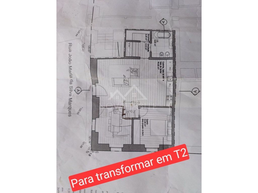 Loja para transformar em apartamento t2 perto da Lourinha