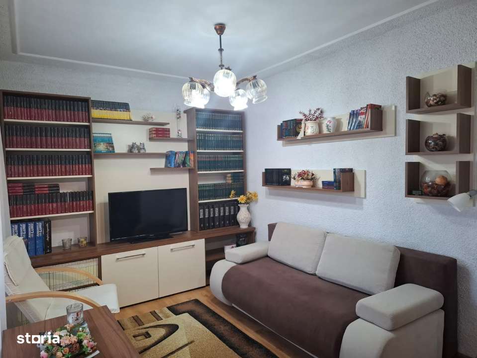Apartament 4 camere  decomandate cu vedere pe doua parti in Nadlac-3