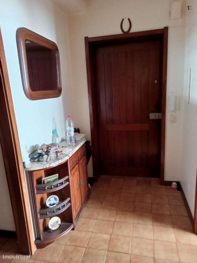 Quarto - localizado em Vila nova de gaia - Grande imagem: 2/10