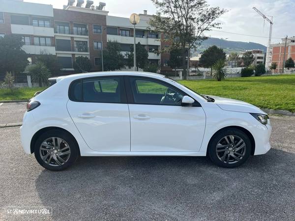 Peugeot 208 - 3