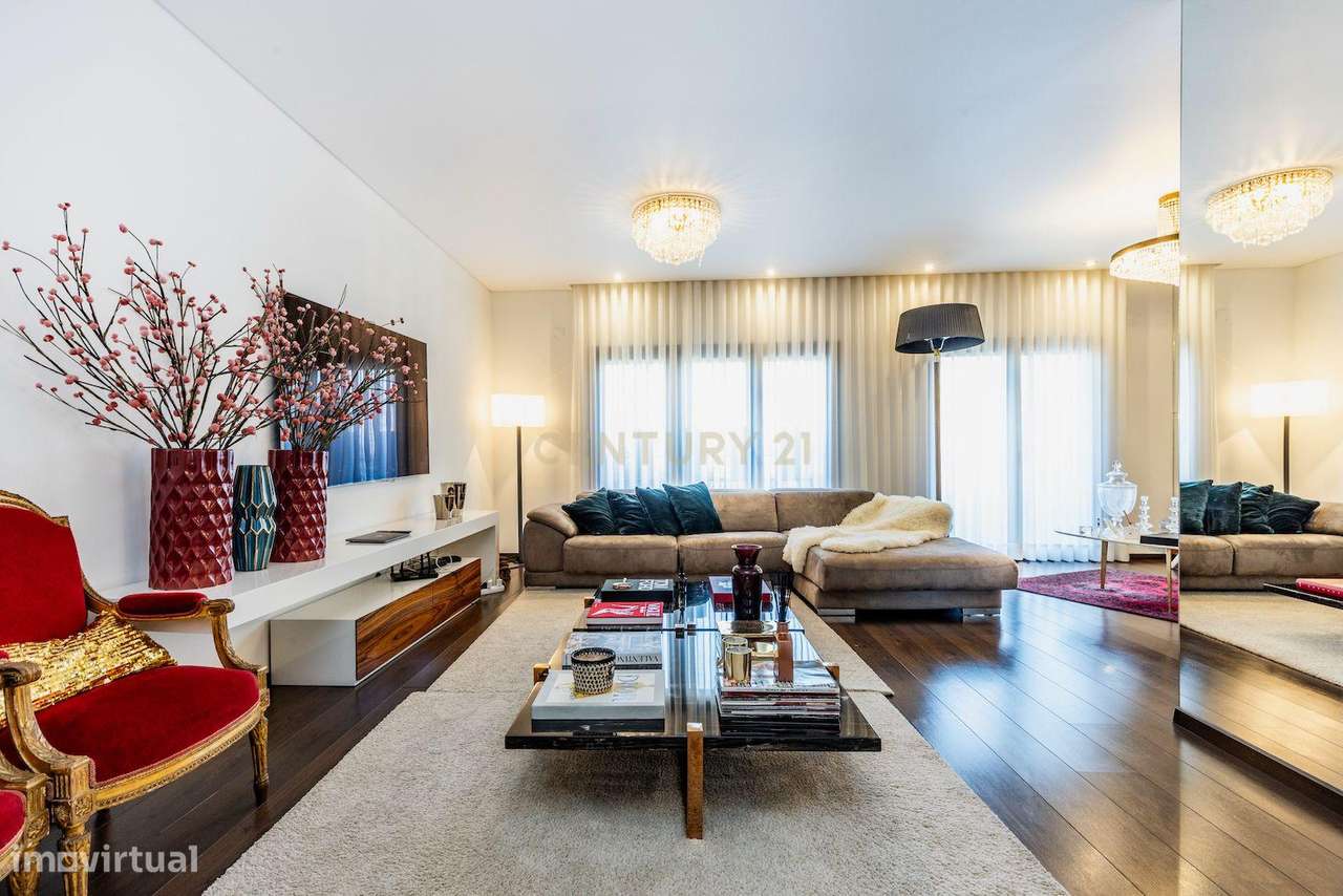 Apartamento T5 de luxo na Urbanização Jardins do Cristo Rei. - Grande imagem: 5/36