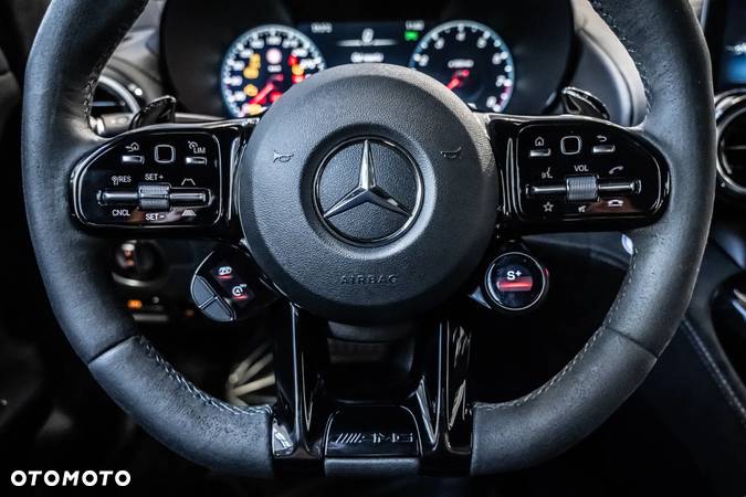 Mercedes-Benz AMG GT R - 29
