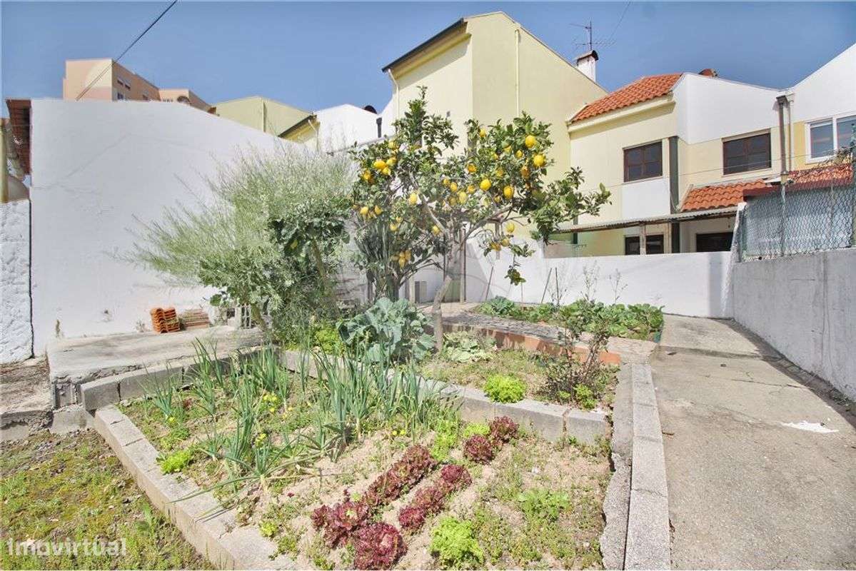 Moradia T3 - Quinta do Olho D´ Água - Esgueira-1