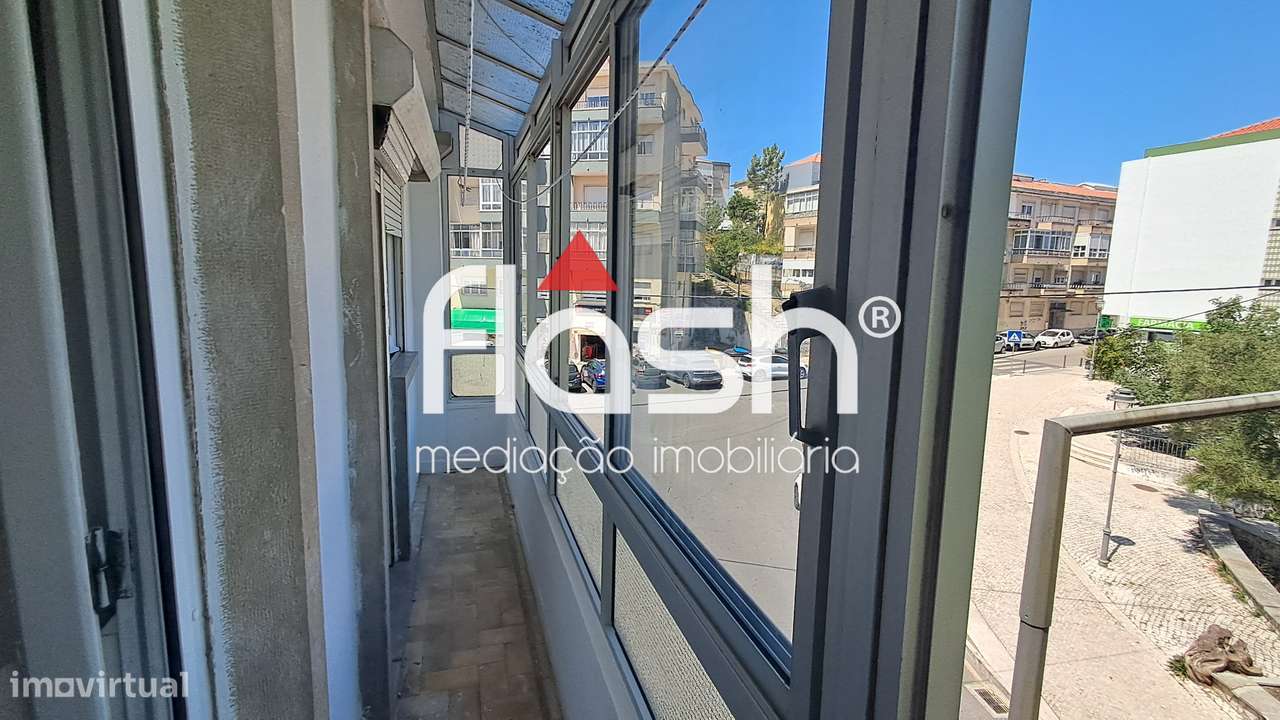Apartamento T4 nas Mercês-30