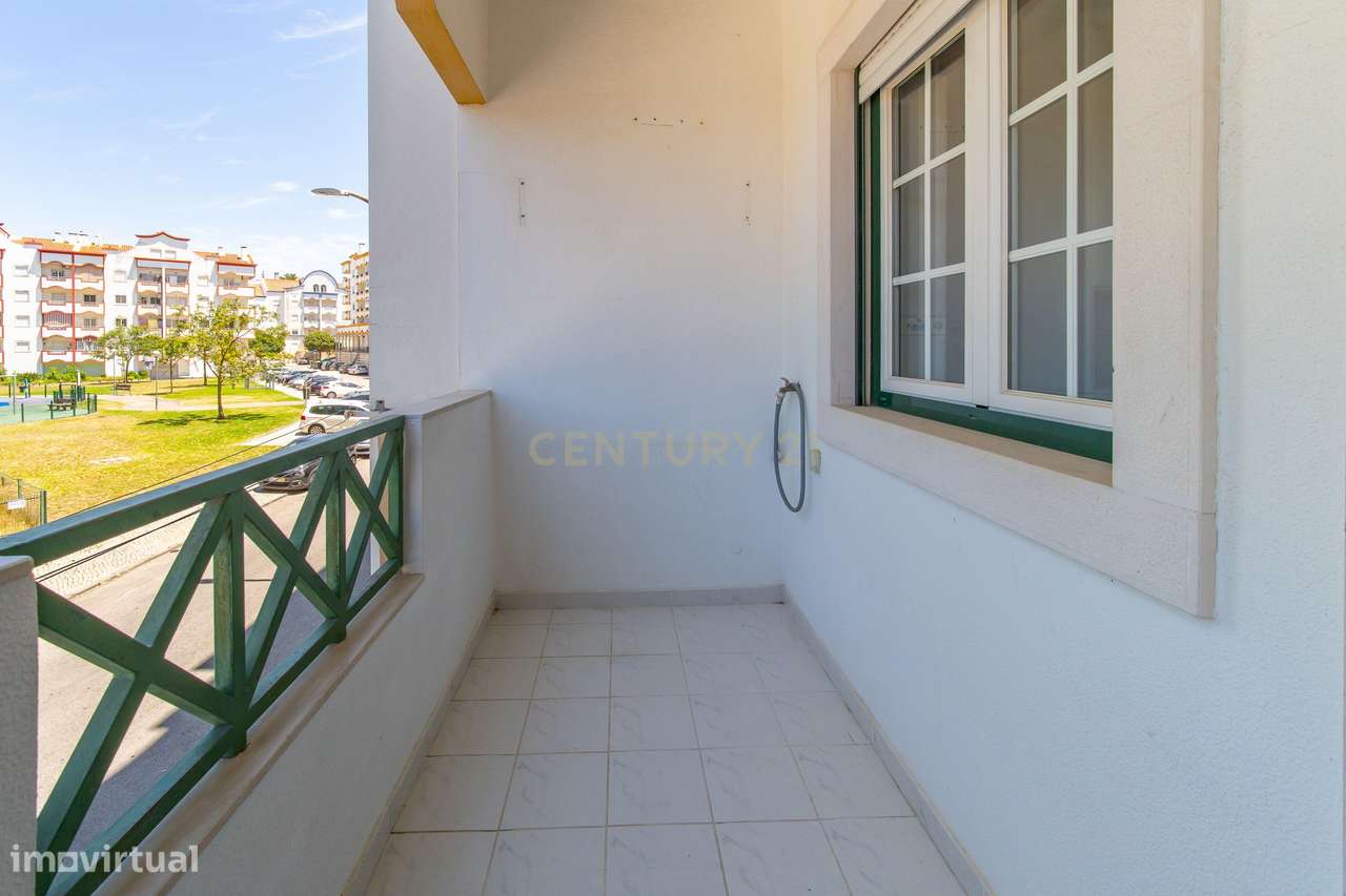Apartamento T3 em Alcochete com garagem e arrecadação - Oportunidade Ú-13