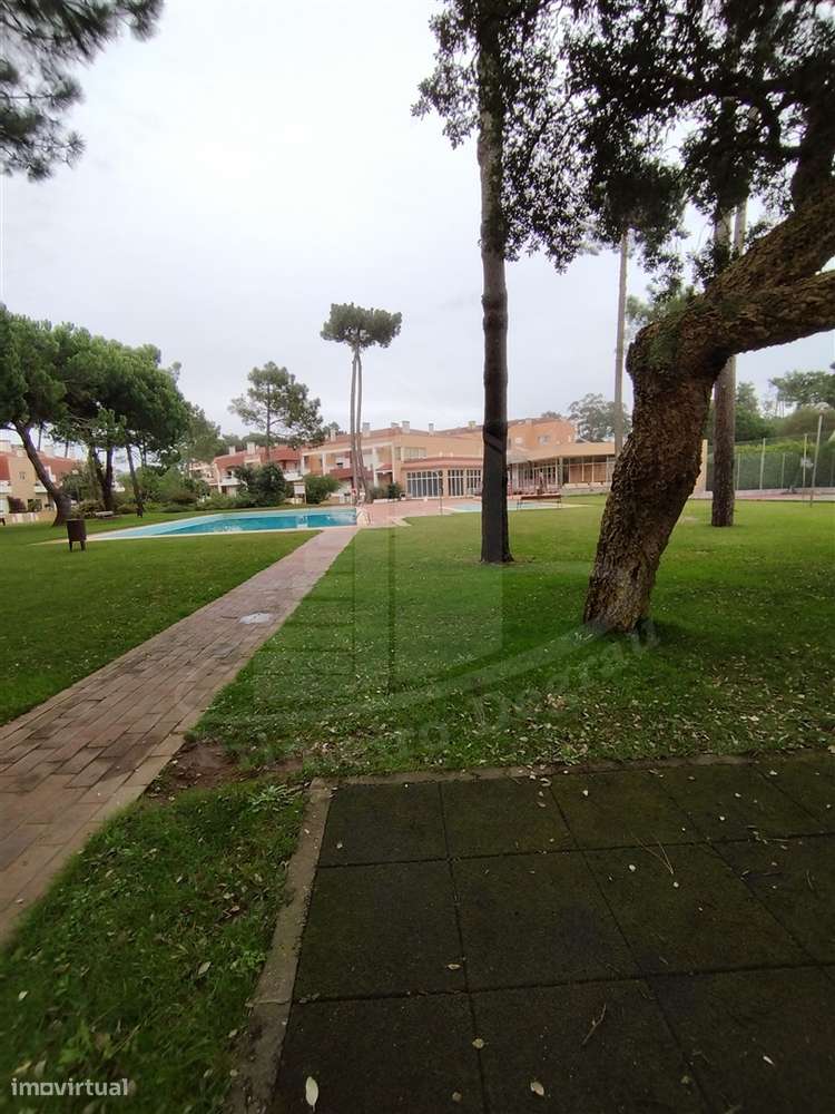 Apartamento T2+1 com mezanino em condomínio fechado – Aldeamento Liris-11