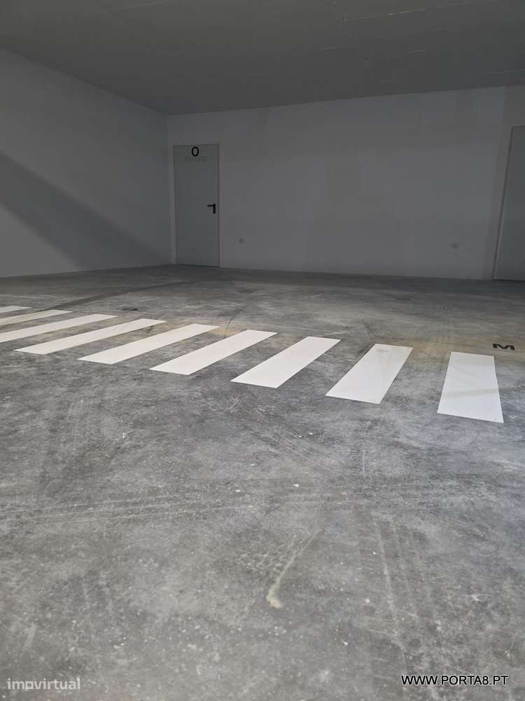 Apartamento T3 Novo com Duas Suites e Varanda — Barosa, Leiria-22