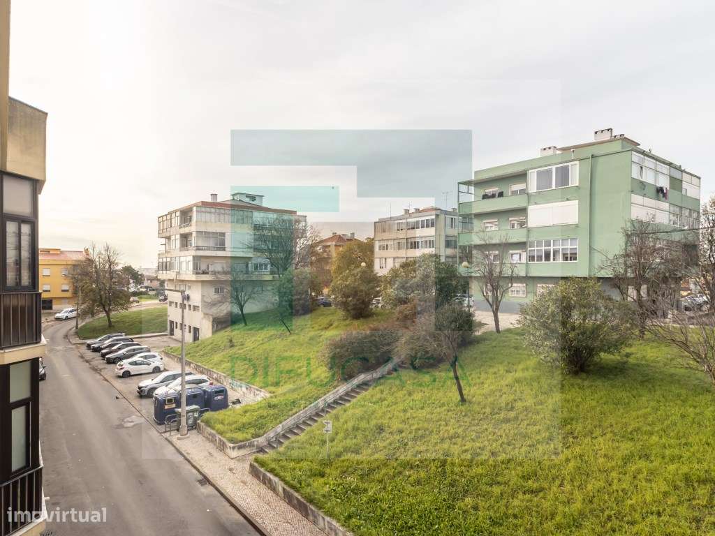 Apartamento T3 Central no Feijó-12