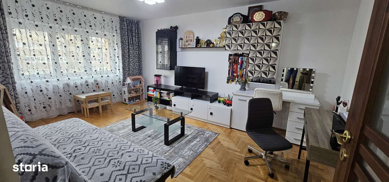 Apartament de vanzare 2 camere decomandat zona Faget-7