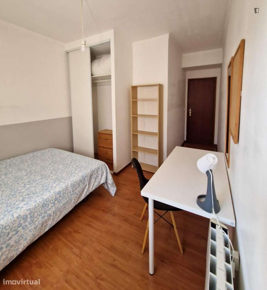 Quarto - localizado em Bairro do Sol Coimbra - Grande imagem: 3/10