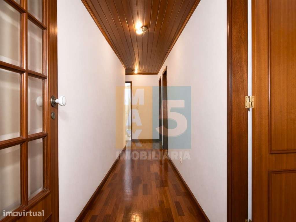 T3 com garagem, varandas e arrecadação - Centro Tomar-11