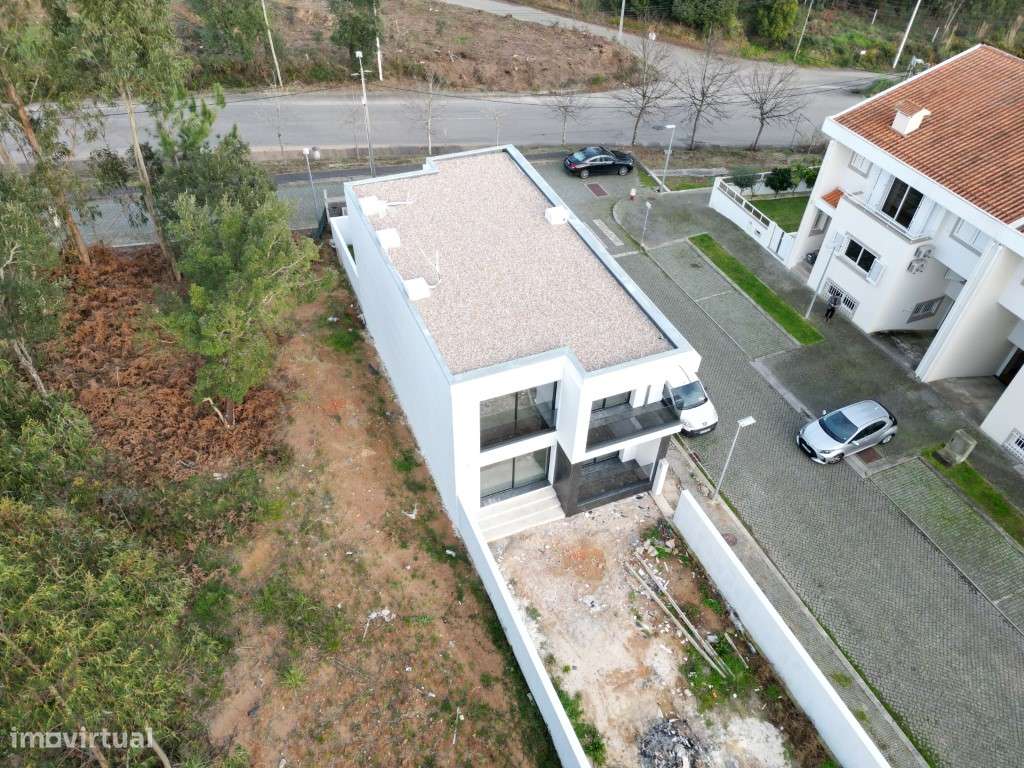 Moradia T4 moderna em zona residencial Anta Espinho - Grande imagem: 5/9