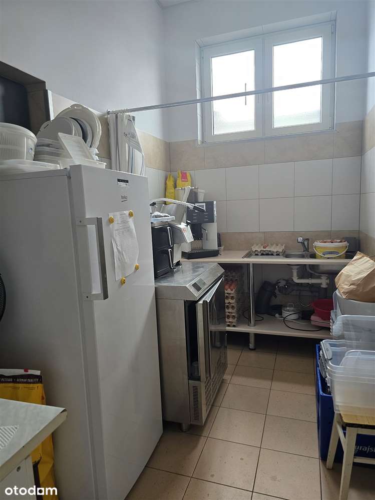 Kompletnie wyposażony, prosperujący zakład cukierniczy-7