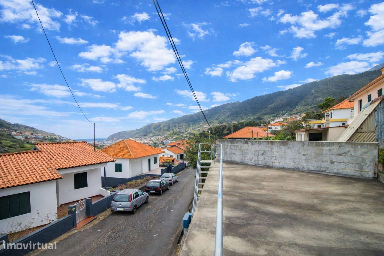 Moradia Térrea com Terraço e Vista Montanha na Madeira-13
