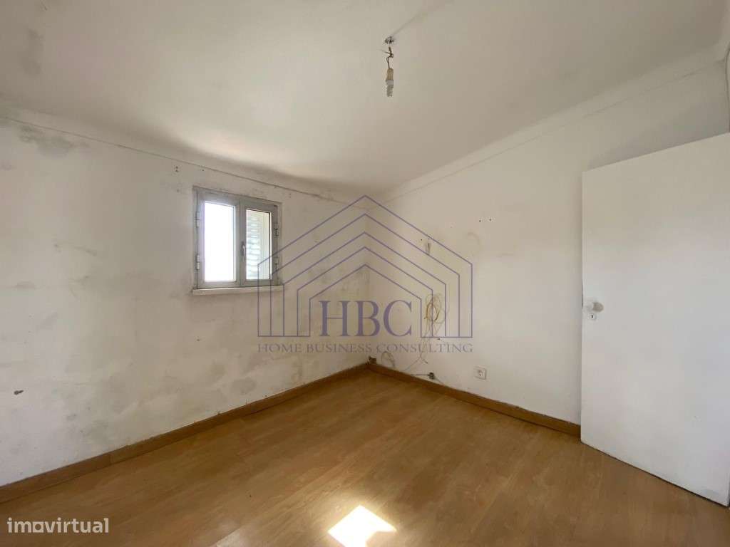 Moradia T3+1 com Grande Potencial na Lagoa de Albufeira - Sesimbra-40