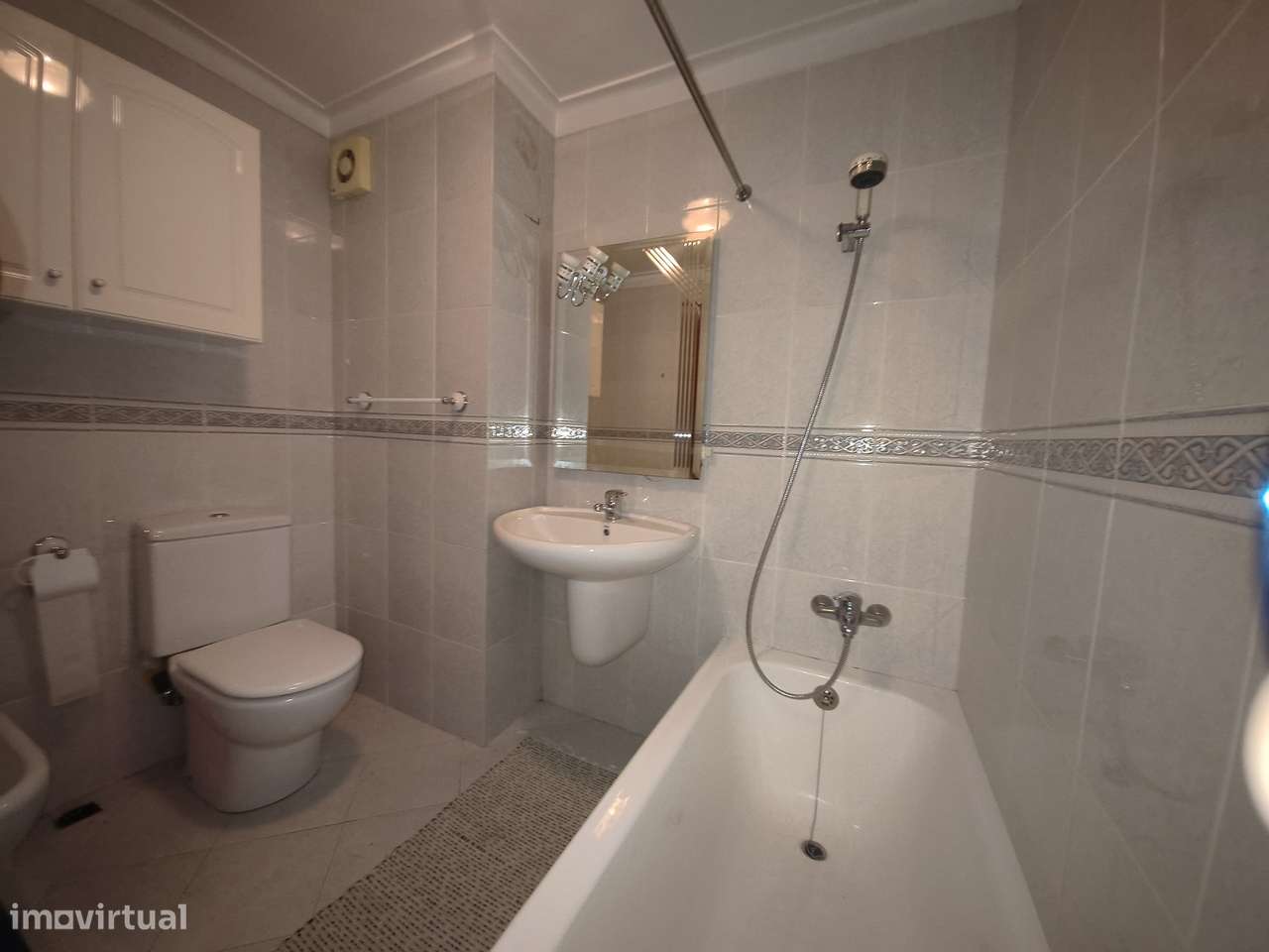 T2 em Linda-a-Velha: pronto a viver, preparado para evoluir - Grande imagem: 5/15