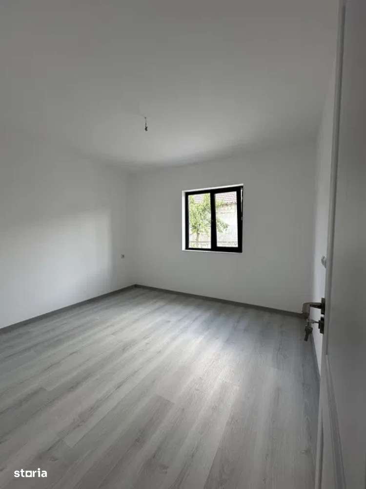 Casă cu 4 Camere | Năvodari-3