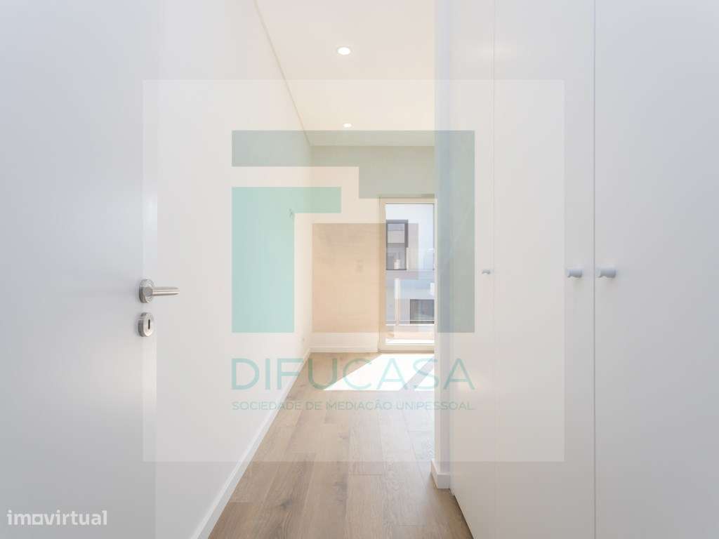 R084_2_Moradia Geminada T3+1-25